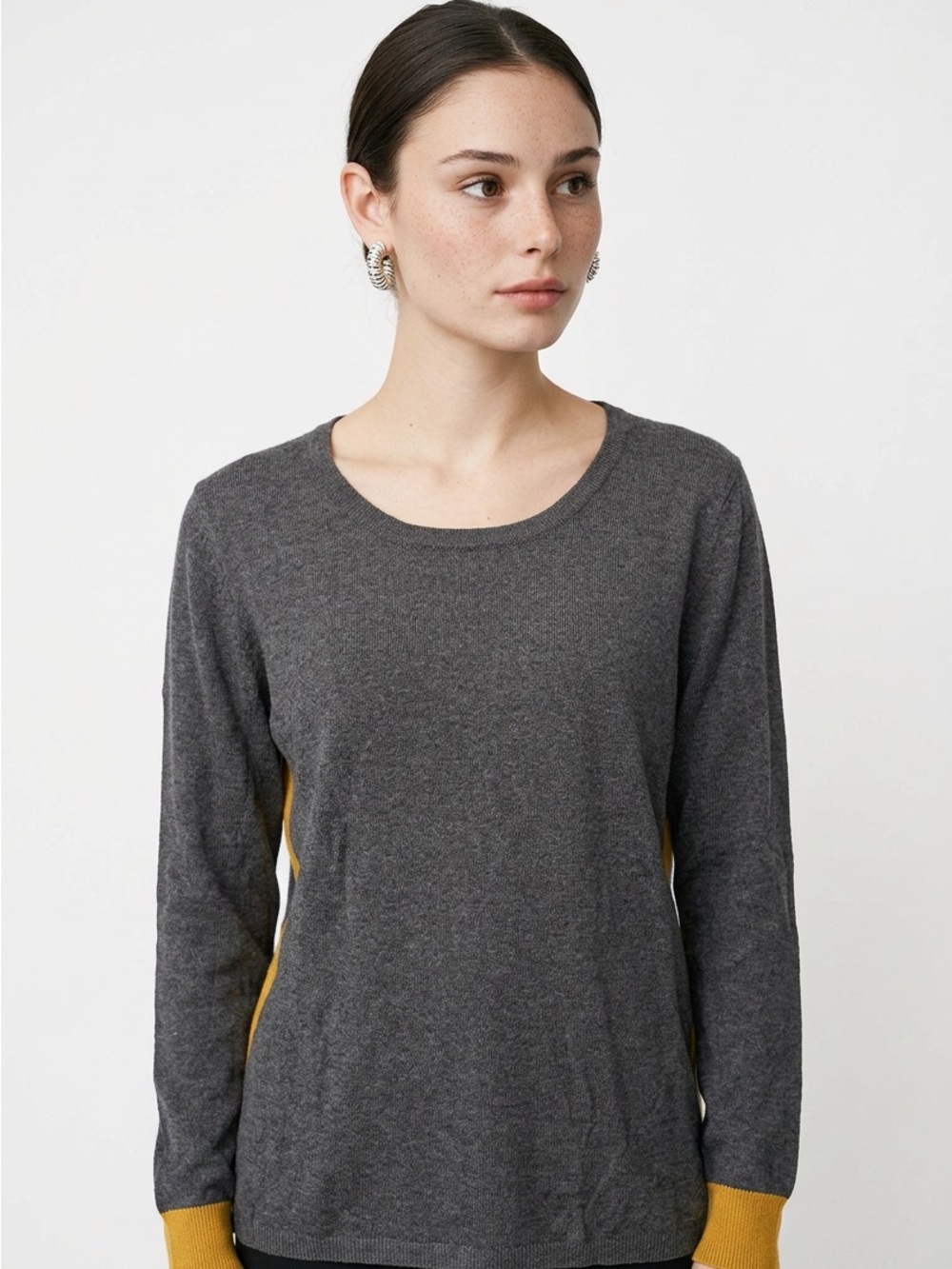 Cyrus Women’s Sz Small Grey Yellow Side Stripes Knitted Sweater $69
